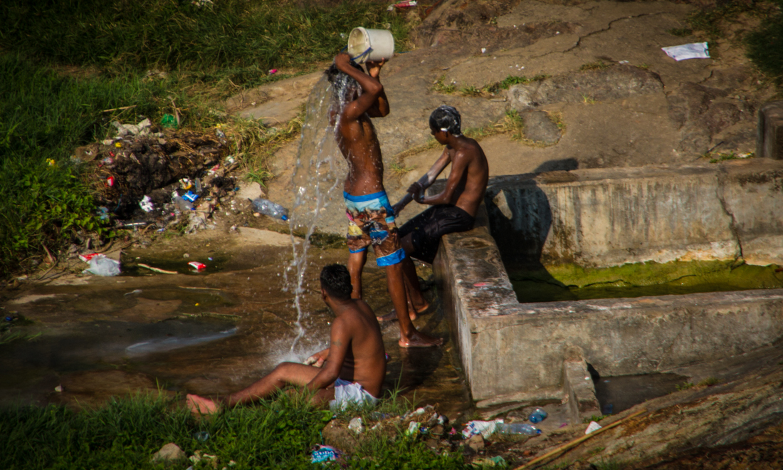 the-sidewalk-secrets-travel-blog-surf-sri-lanka-midigama-mirissa-surfing-10