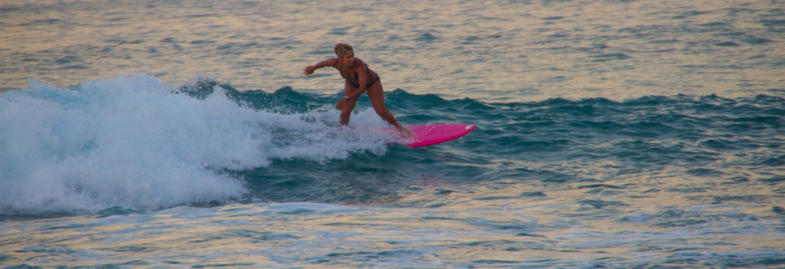 the-sidewalk-secrets-travel-blog-surf-sri-lanka-midigama-mirissa-surfing-sunset-8