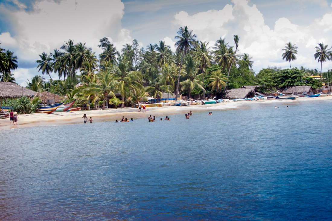 surf-bums-in-sri-lanka-living-the-dream-arugam-bay-12