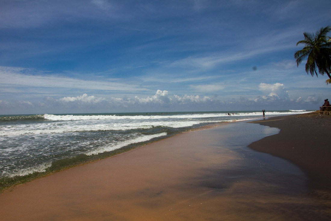 surf-bums-in-sri-lanka-living-the-dream-arugam-bay-6