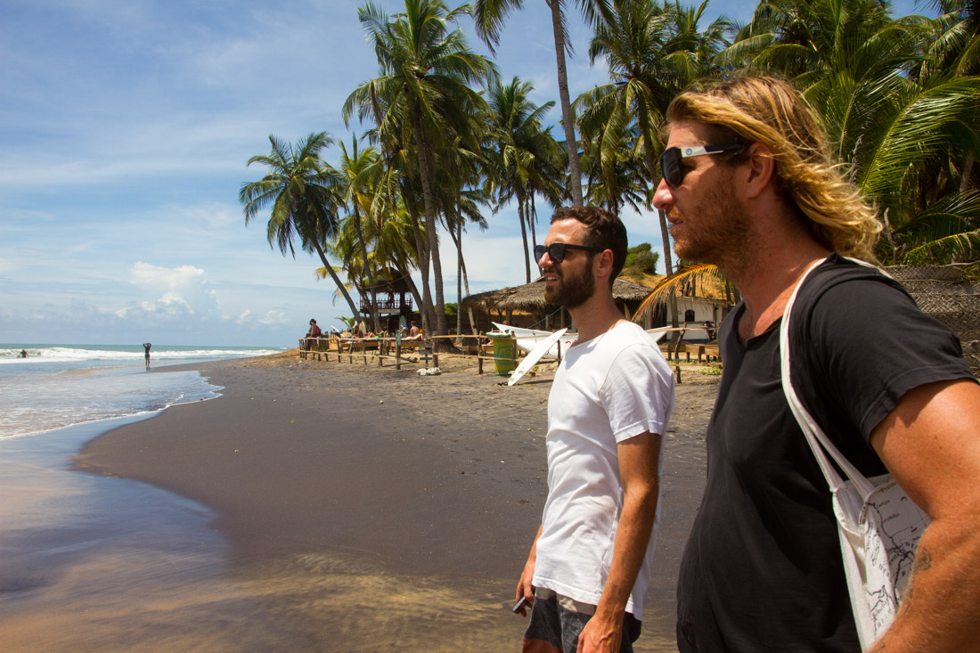 surf-bums-in-sri-lanka-living-the-dream-arugam-bay-7