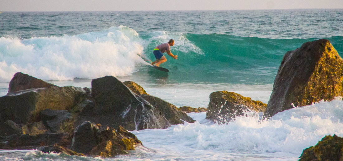 the-sidewalk-secrets-travel-blog-surf-sri-lanka-midigama-mirissa-surfing-sunset-7